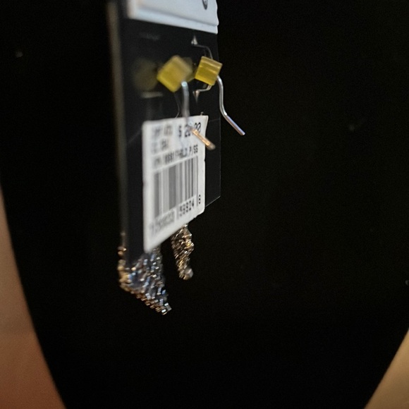 NWT Via Roma bling, dangle earrings - Picture 3 of 3